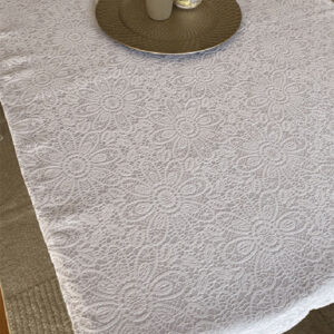 Damast stolnjak 160x220 - BELI 3